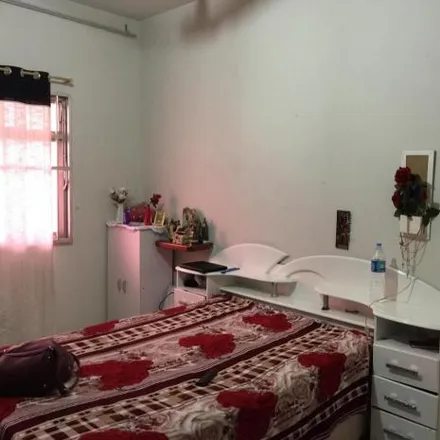 Buy this 3 bed house on Rua Nelson Ramos in Édson Passos, Mesquita - RJ