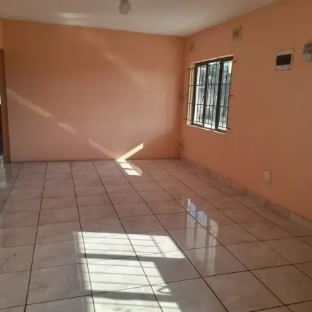 Image 2 - Jabu Ngcobo Drive, Mountview, Verulam, South Africa - Apartment for rent