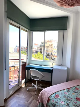 Image 4 - Carrer de Còrsega, 635, 08025 Barcelona, Spain - Room for rent