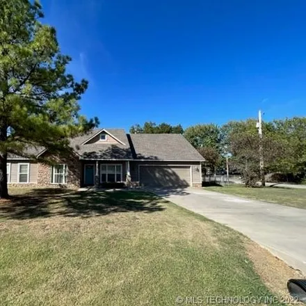 Buy this 4 bed house on 2102 West Union Street in Collinsville, OK 74021