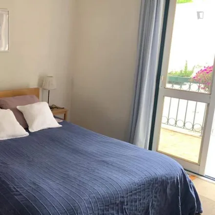 Rent this 3 bed room on Av República 960 in Rua Doutor José Joaquim de Almeida, 2750-836 Parede