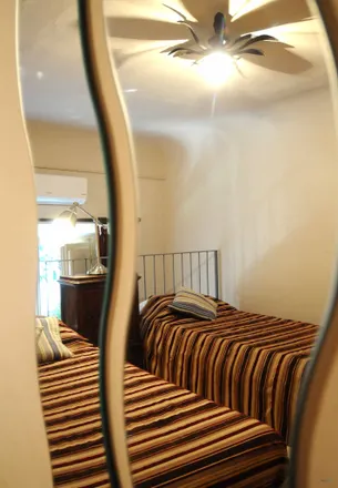 Rent this 3 bed room on Lungarno Amerigo Vespucci in 30, 50123 Florence FI