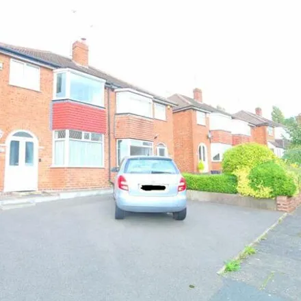Buy this 3 bed duplex on Howard Road in West Bromwich, B43 5DT