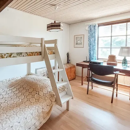Rent this 4 bed house on Torekovgatan in 263 32 Höganäs, Sweden