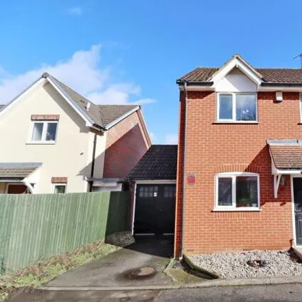 Buy this 3 bed house on Ely Way in Luton, LU4 9AD
