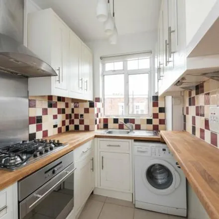 Image 2 - Haverstock Hill, London, NW3 4QX, United Kingdom - Room for rent