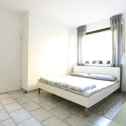 Rent this 2 bed apartment on Viktoriastraße 60 in 41061 Mönchengladbach, Germany