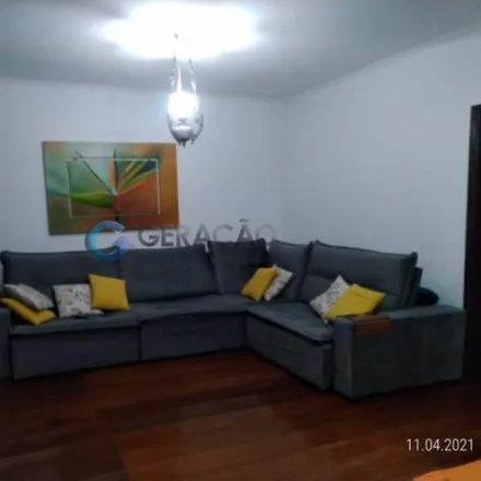 Buy this 4 bed house on Rua Doutor Astrogildo Machado in Monte Castelo, São José dos Campos - SP