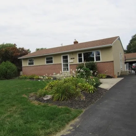 Buy this 3 bed house on 5126 Cavalier Drive in Hilliard, OH 43026