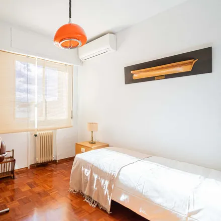 Image 2 - Avenida de los Toreros, 32, 28028 Madrid, Spain - Room for rent