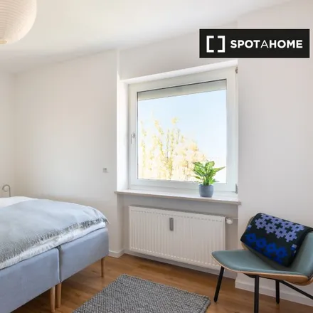 Rent this 6 bed room on Schwanseestraße in 81549 Munich, Germany