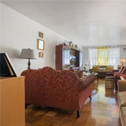Image 2 - 1275 East 51st Street, New York, NY 11234, USA - Condo for sale