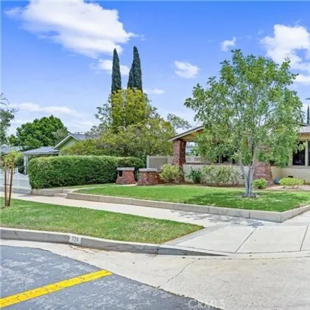 Image 3 - 1115 South Vicentia Avenue, Corona, CA 92882, USA - House for sale