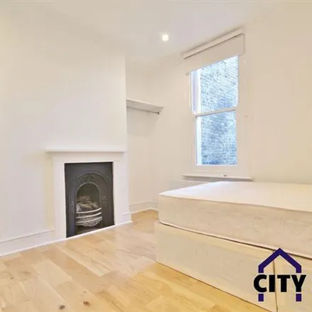 Image 5 - Maud Wilkes Close, London, NW5 2QG, United Kingdom - Townhouse for rent
