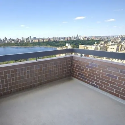 Buy this 3 bed condo on 45 East 89th Street in New York, NY 10128