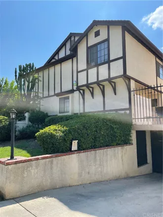 Image 3 - 18561 Wyandotte Street, Los Angeles, CA 91335, USA - Townhouse for rent