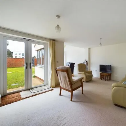 Image 2 - Coroners Court, Wellingtonia Gardens, Gloucester, GL4 3BP, United Kingdom - Townhouse for sale