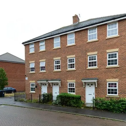 Rent this 5 bed apartment on 39 The Runway in Hatfield, AL10 9GL