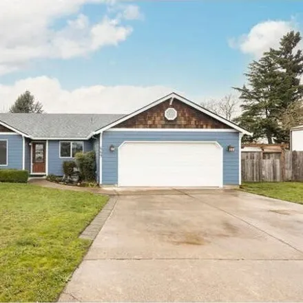 Buy this 3 bed house on 669 South Redwood Street in Canby, OR 97013