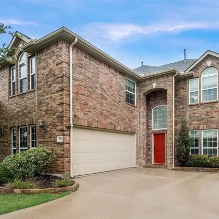 Image 2 - 935 Woodrow Drive, Lewisville, TX 75067, USA - House for sale