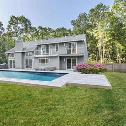 Rent this 4 bed house on 24 Surrey Court in East Hampton, East Hampton North