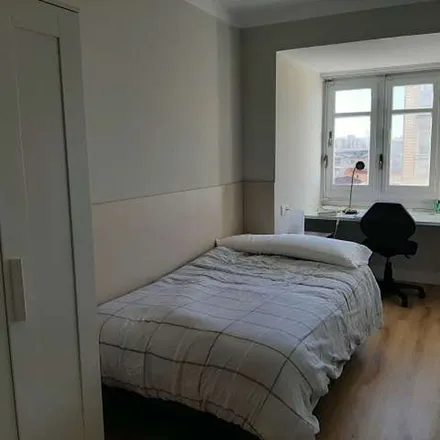 Rent this 5 bed apartment on Calle de San Antonio María Claret in 56, 50009 Zaragoza