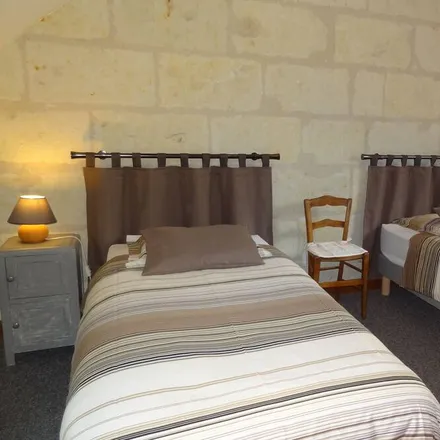 Rent this 2 bed townhouse on 37420 Beaumont-en-Véron