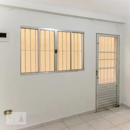 Rent this 2 bed house on Rua Roiz de Barros in Engenheiro Goulart, São Paulo - SP