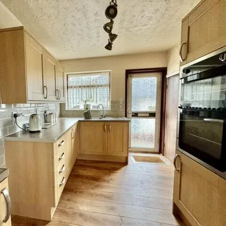 Image 3 - Mount Gardens, Cleckheaton, BD19 3QH, United Kingdom - House for sale