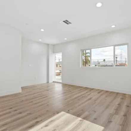 Image 2 - 6969 Simpson Avenue, Los Angeles, CA 91605, USA - Condo for rent