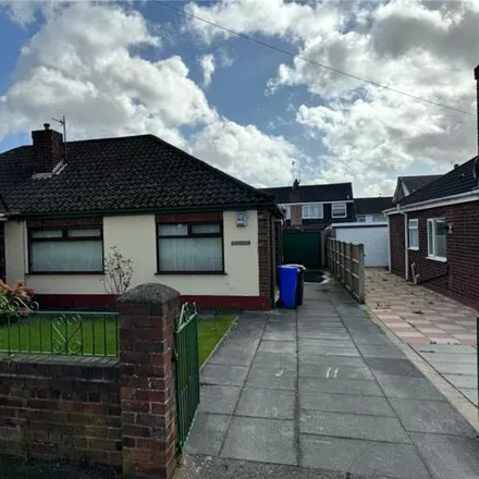 Buy this 2 bed house on Dundalk Road in Widnes, WA8 8DF