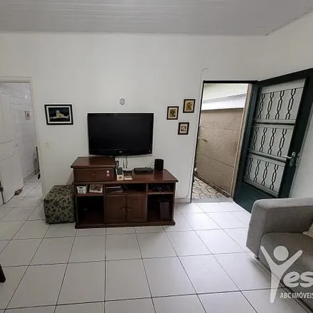 Buy this 2 bed house on Avenida Doutor Cesário Bastos in Vila Bastos, Santo André - SP