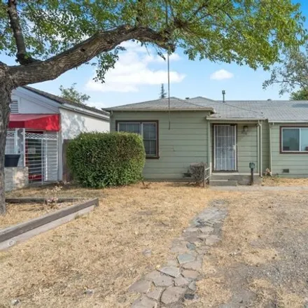 Buy this 2 bed house on 2131 Marconi Avenue in Sacramento, CA 95821