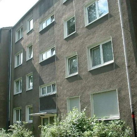 Rent this 3 bed apartment on Kaiserswerther Straße 107 in 47249 Duisburg, Germany
