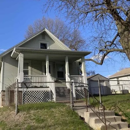 Buy this 2 bed house on 1738 Division Street in Burlington, IA 52601