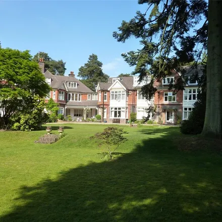Rent this 2 bed apartment on Mead Road in Hindhead, United Kingdom