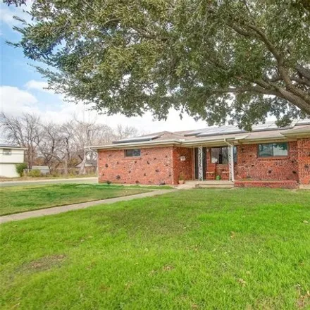 Image 2 - 4080 Field Street, Haltom City, TX 76117, USA - House for sale