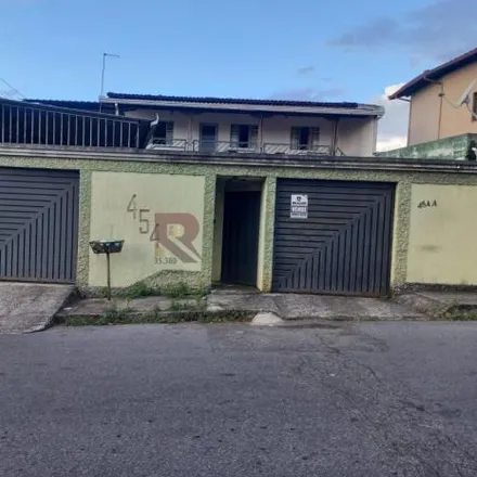 Buy this studio house on Rua Fábio Bandeira Figueiredo in Regional Centro, Betim - MG