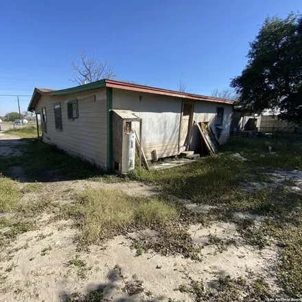 Image 3 - 513 North State Highway 359, Mathis, TX 78368, USA - House for sale