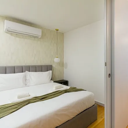 Rent this 1 bed apartment on 4050-139 Distrito de Leiria