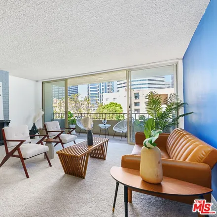 Buy this 1 bed condo on 1300 Wellworth Avenue in Los Angeles, CA 90024