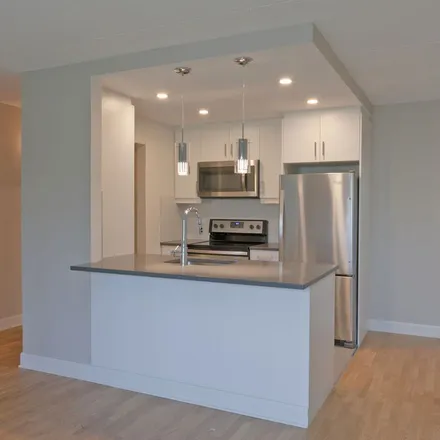 Rent this 1 bed apartment on 1516 Avenue Victoria in Saint-Lambert, QC J4R 1R5