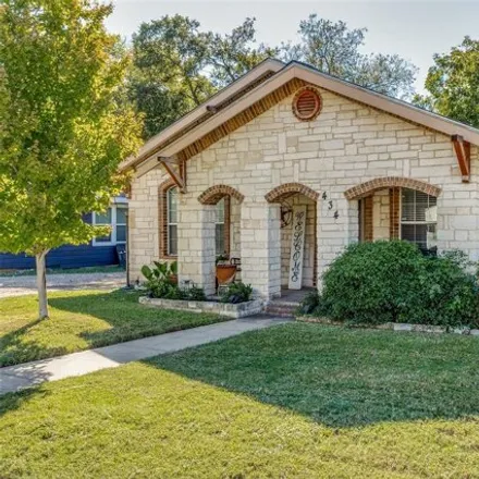 Buy this 3 bed house on 434 Delaware Avenue in Dallas, TX 75208