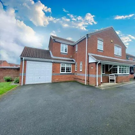 Buy this 4 bed house on 32 Stable Walk in Nuneaton, CV11 6UY