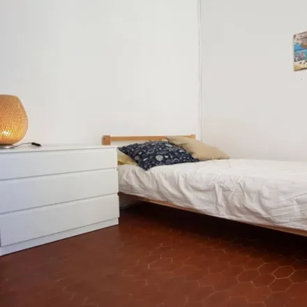 Rent this 6 bed room on Fundació Enric Miralles in Passatge de la Pau, 08001 Barcelona