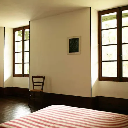 Rent this 4 bed house on Saint-Georges-de-Montclard in Dordogne, France