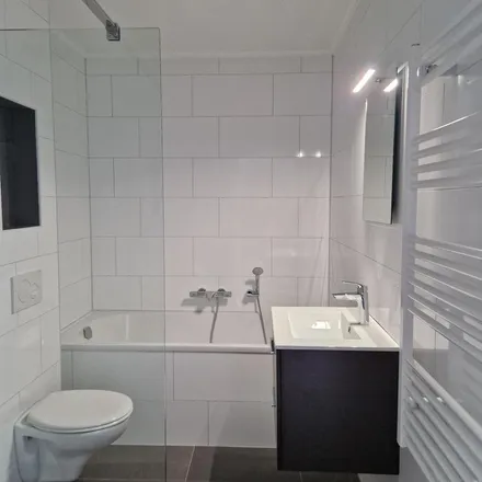 Rent this 4 bed apartment on Graaf Adolf van Nassaustraat 9A in 3051 GC Rotterdam, Netherlands