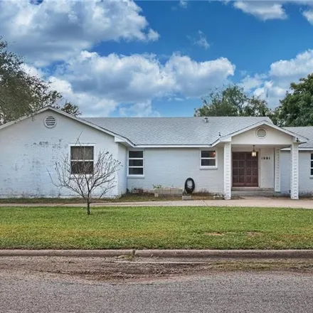 Buy this 4 bed house on 1001 West Yoakum Avenue in Kingsville, TX 78363