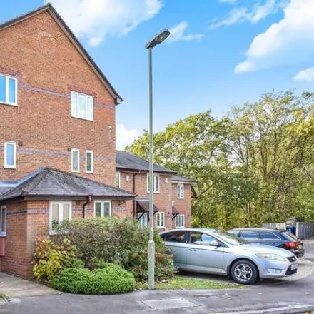 Buy this 3 bed townhouse on 5 Anne Greenwood Close in Oxford, OX4 4DN
