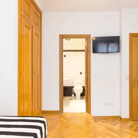 Image 3 - Madrid, Calle de Oñate, 13, 28020 Madrid - Room for rent